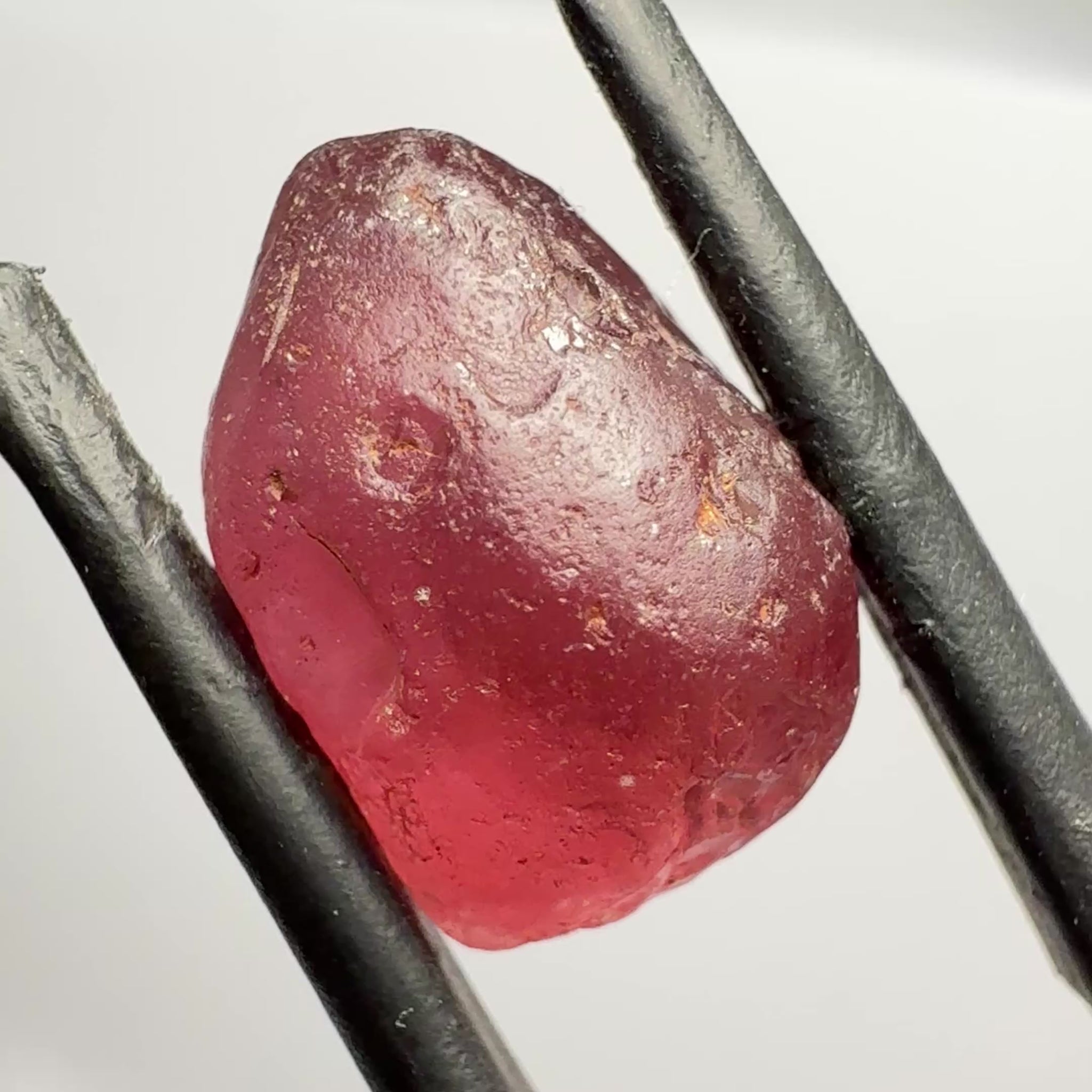 Malaya Garnet, 9.07ct, Tanzania. Silky, Untreated Unheated
