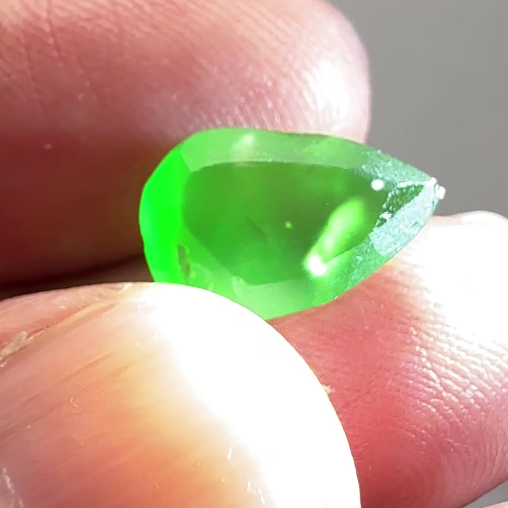 Tsavorite Garnet preform, 5.23ct, Tanzania, Untreated Unheated, has inclusions, see the multiple videos so you can understand the inclusion positioning correctly