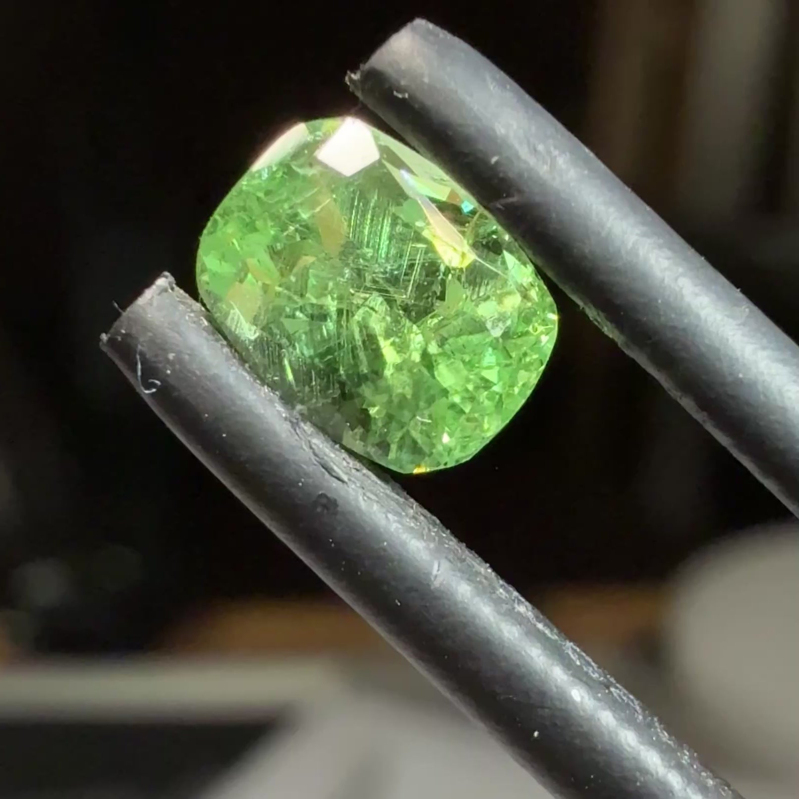 Tsavorite Garnet, 0.97ct, Tanzania, Untreated Unheated