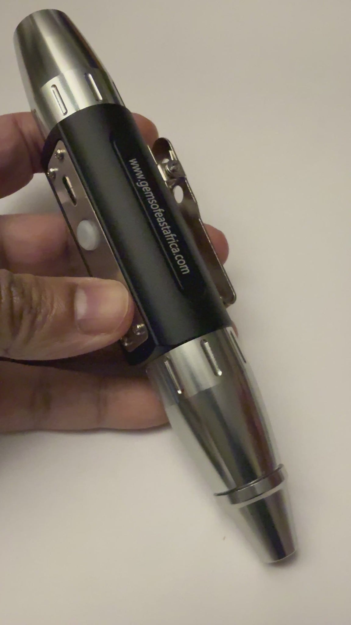 Gem Torch by Gemstone Masters, 6 function gem torch, strong power UV 365nm and 395nm, belt clip and 2 light focusing cones, 98% cri white bulb, 2-year warranty (excluding damage or wear and tear), we are the agents for this. Ships worldwide