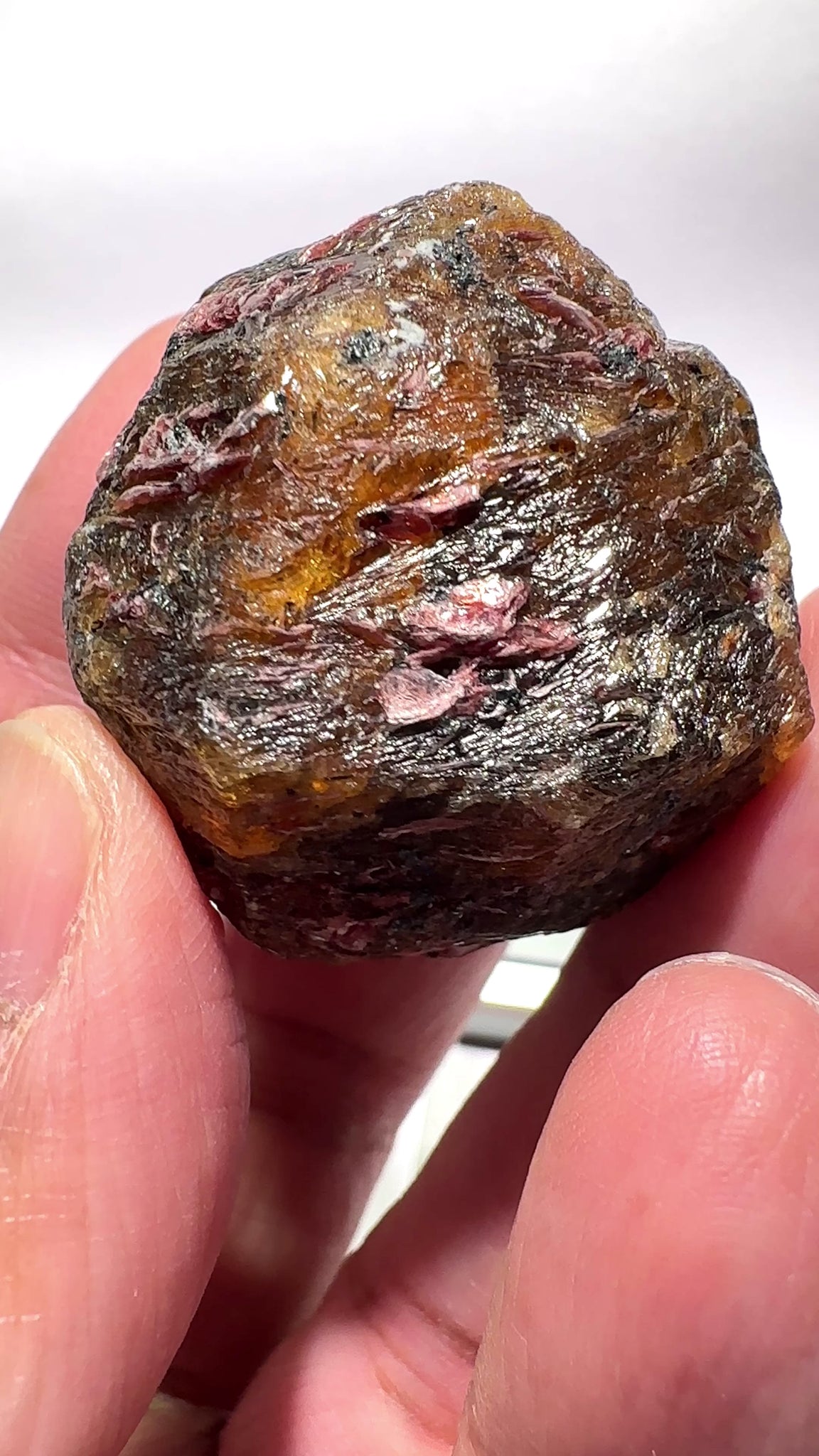 Mandarin Spessartite Garnet Crystal, 98gm / 490ct, Loliondo in Tanzania. 35.2 X 36.4 X 36.2mm, Untreated Unheated