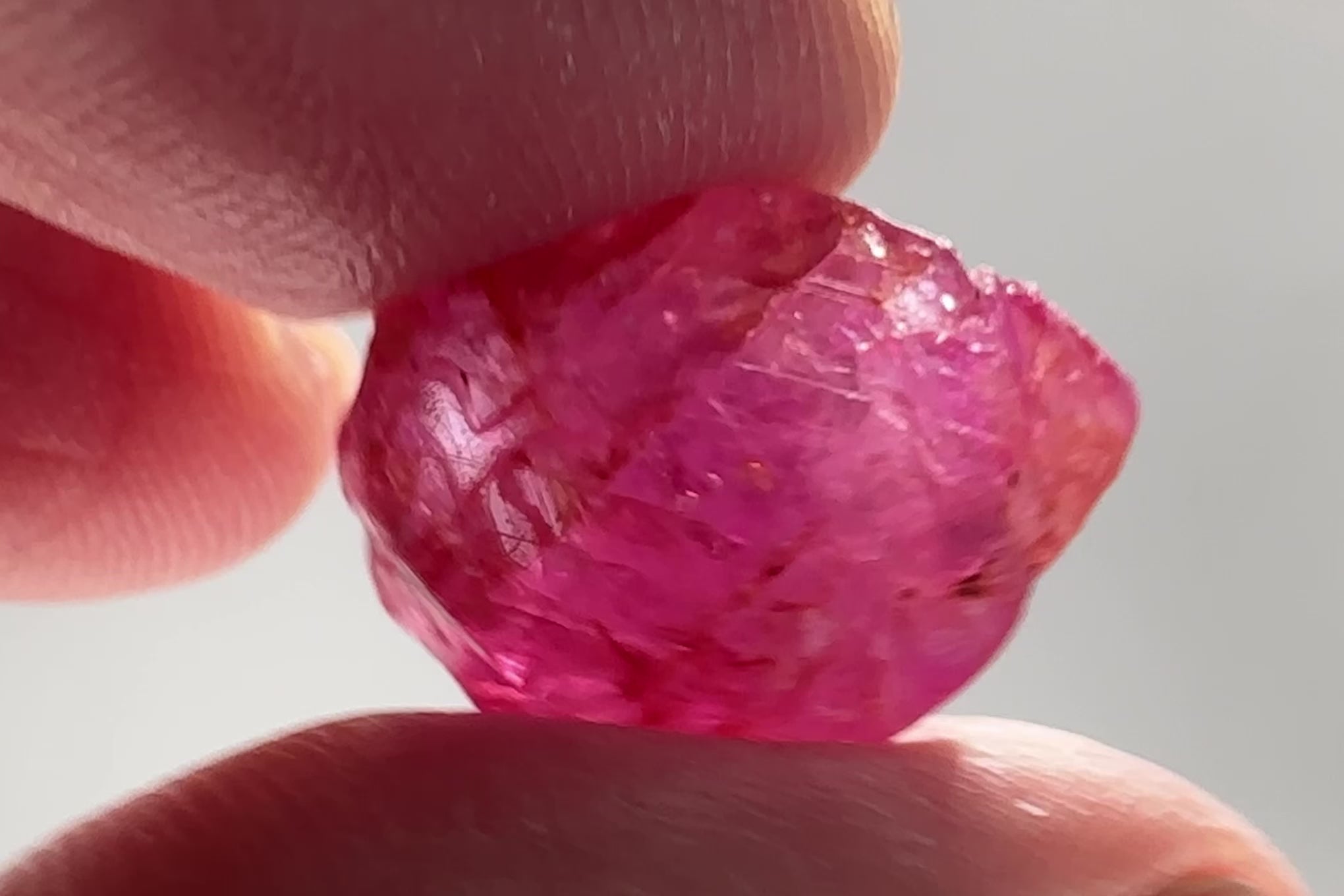 Sapphire Ruby Crystal, 20.23ct, Morogoro, Tanzania, Untreated Unheated. 18 x 12 x 9 mm, specimen/cab or facet it