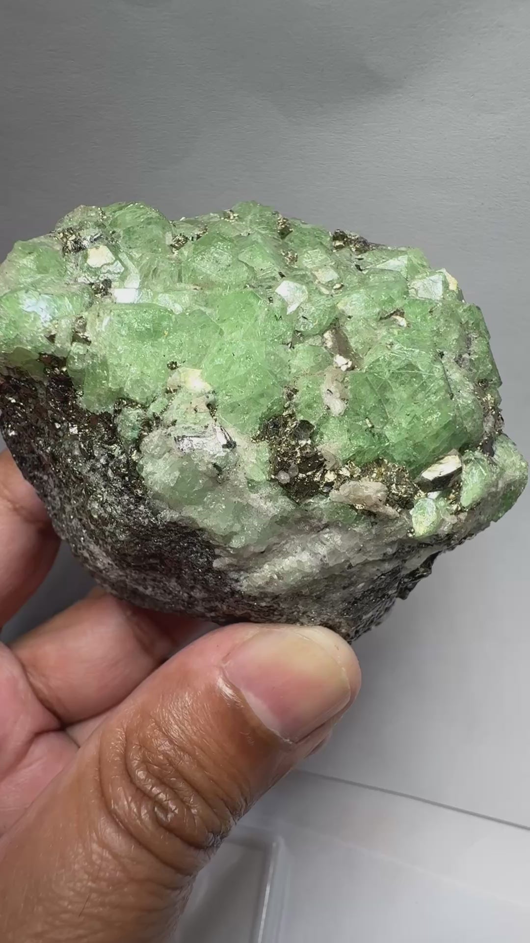 Tsavorite Crystal, almost half a kilo, 428.00gm / 2140.00ct, Merelani, Tanzania, Unheated Untreated