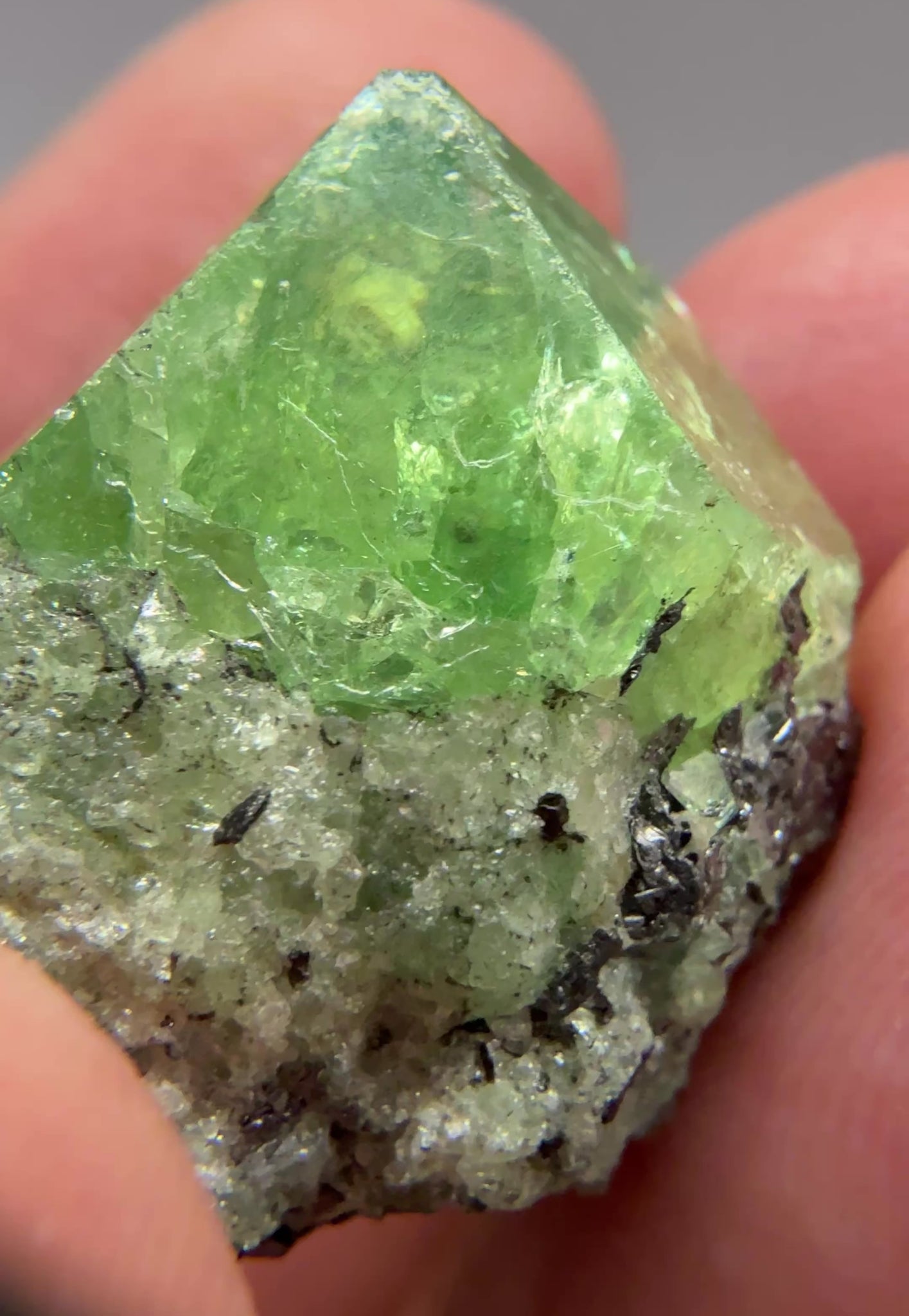 Tsavorite Garnet Crystal on Matrix, 15.1gm, Merelani, Tanzania, Untreated Unheated