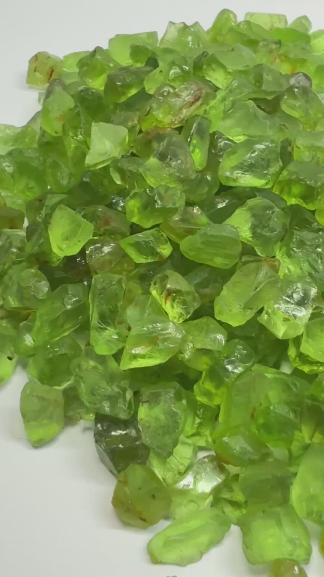 GoGo Peridot Lot, 207gm / 1035ct, Tanzania, Untreated Unheated, 4.20ct average size, eye clean and better, comes in at around US$4/gm for the wholesale pack!