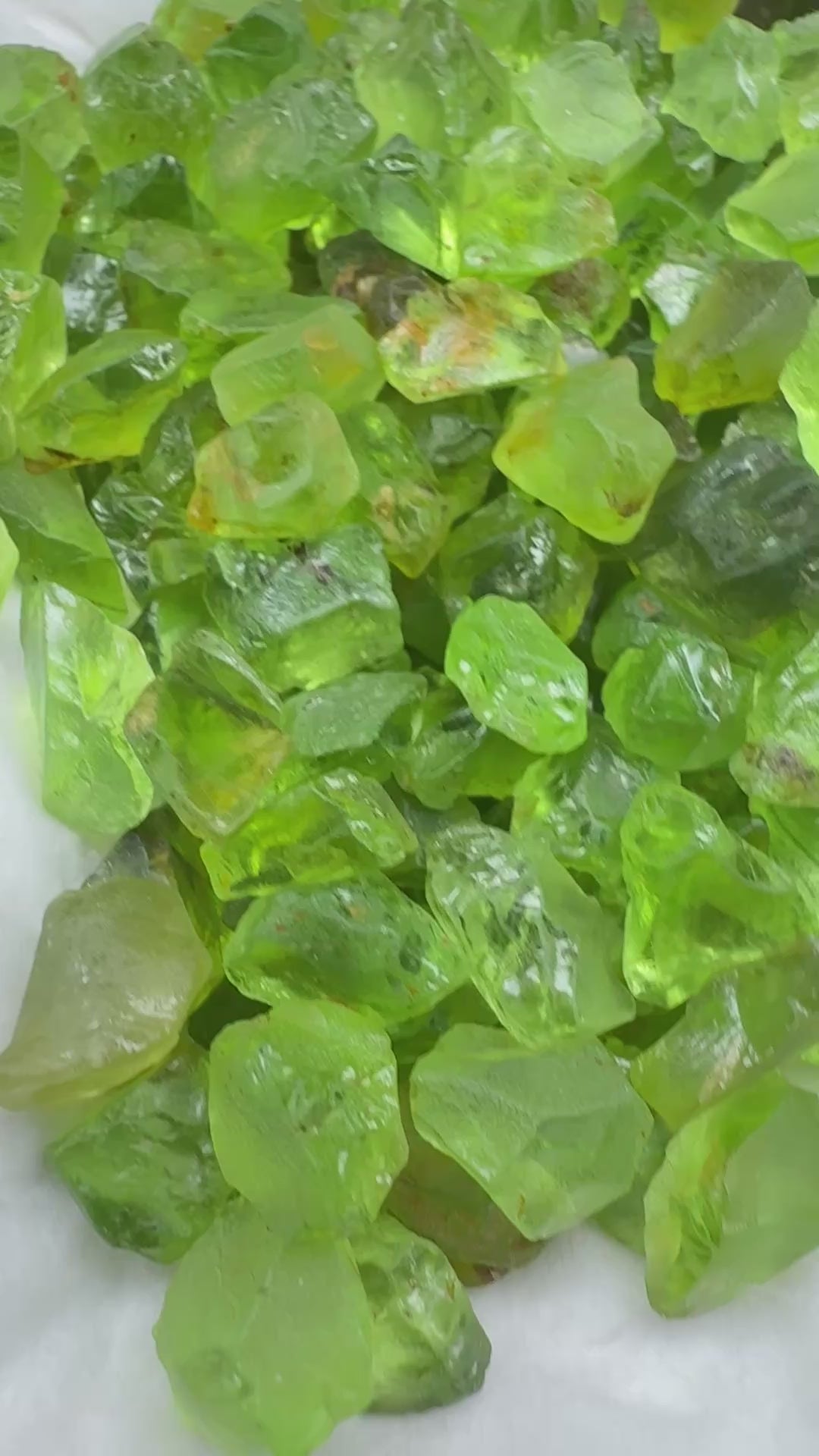 GoGo Peridot Lot, 207gm / 1035ct, Tanzania, Untreated Unheated, 4.20ct average size, eye clean and better, comes in at around US$4/gm for the wholesale pack!