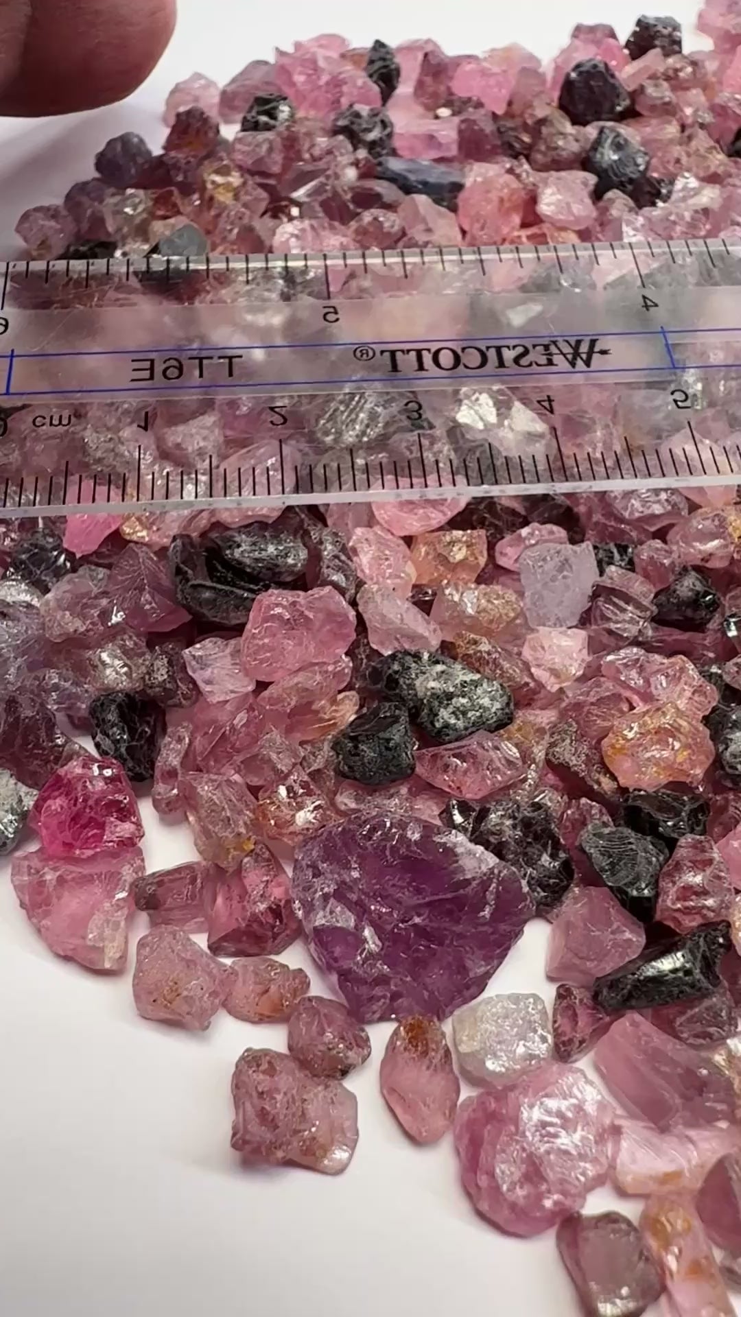 Mahenge Spinel Lot, 377.20gm / 1885ct, Mahenge, Tanzania, Untreated Unheated, melee sizes, 1.40ct average, at US$2 per gm that’s only US$0.40ct wholesale lot