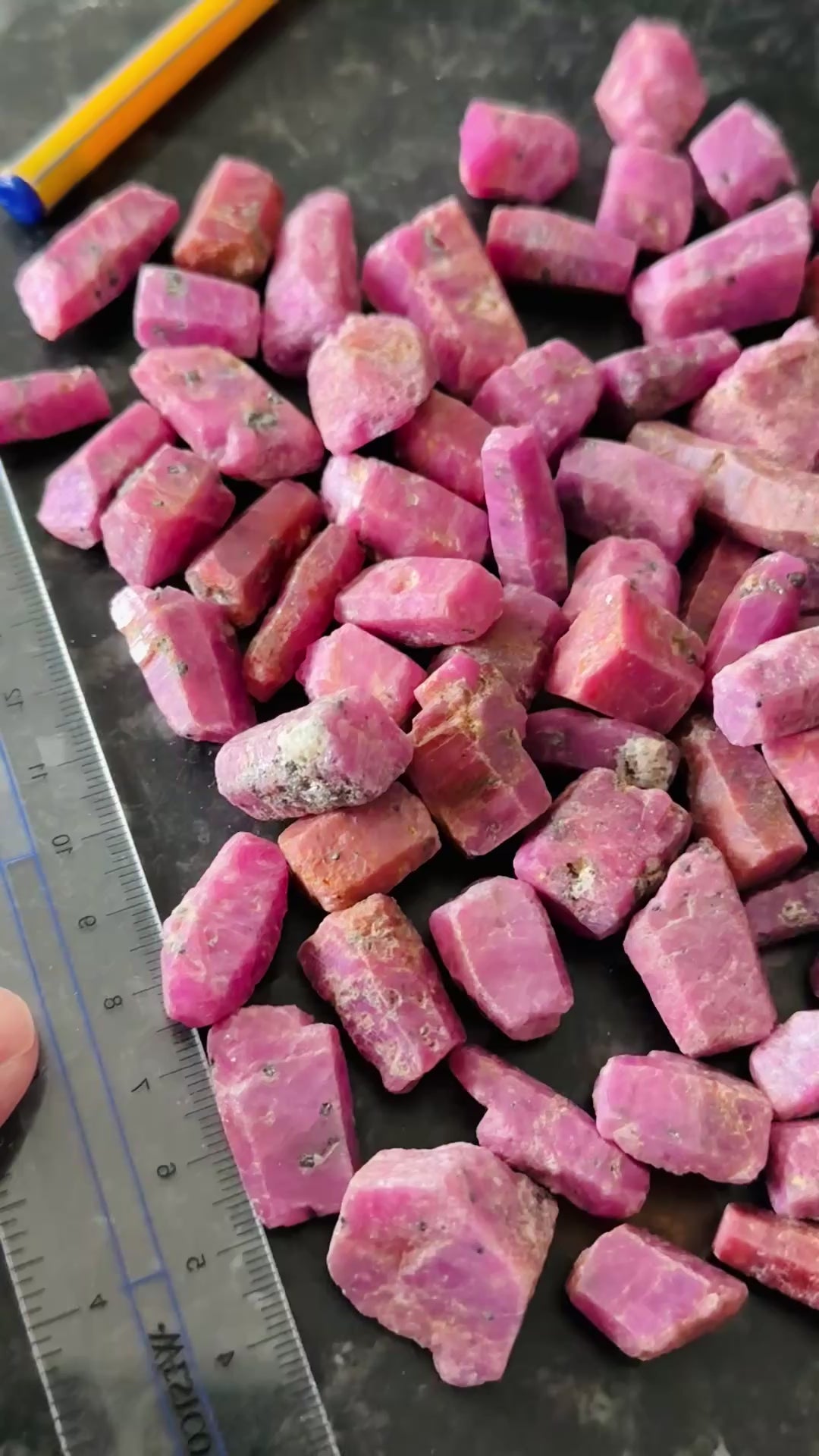 Sapphire Crystal Wholesale Lot Deal, 587.60gm, 92pcs in lot, average size is 6.38gm. Dodoma, Tanzania, Untreated Unheated. Priced at wholesale for people who want to resell