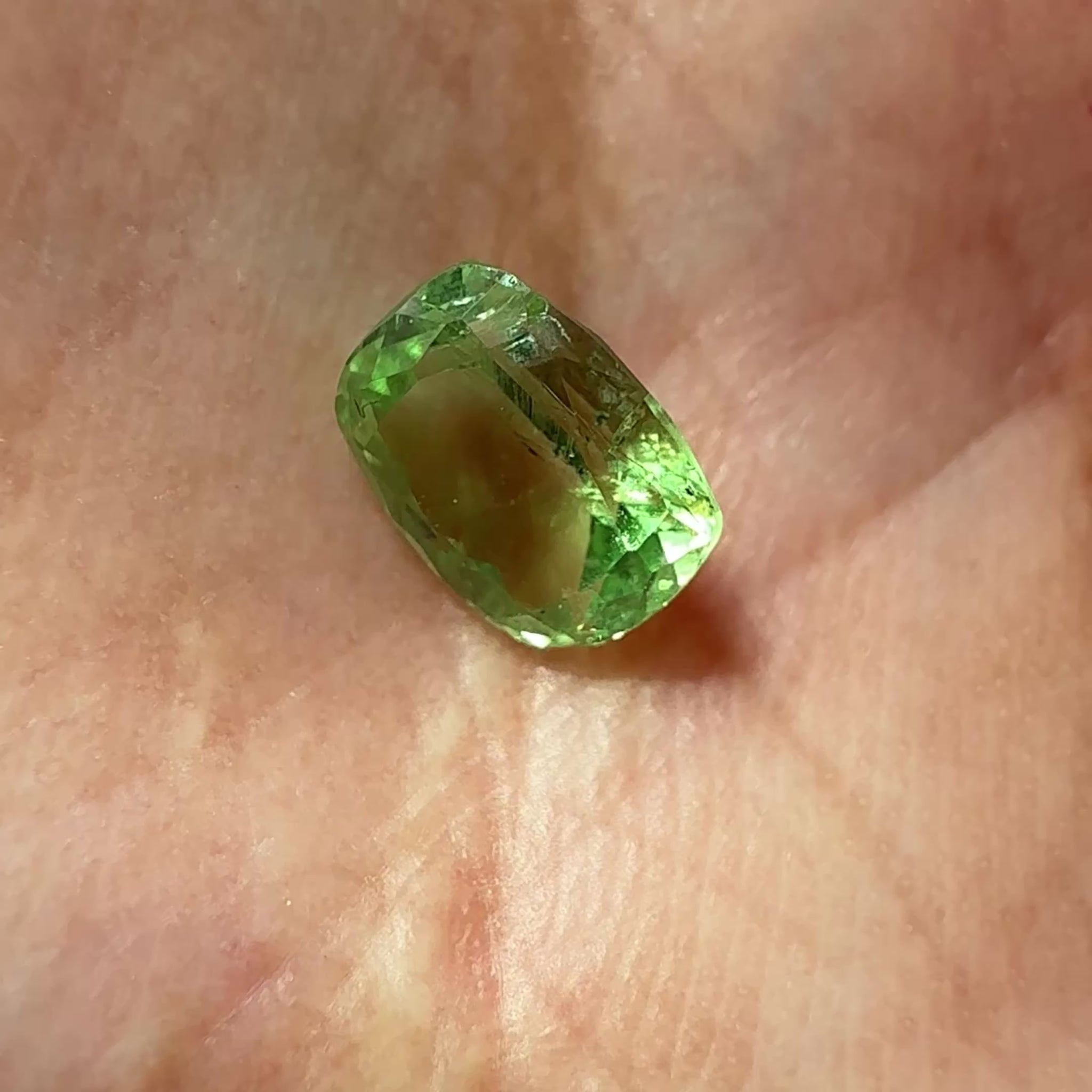 Tsavorite Garnet, 0.97ct, Tanzania, Untreated Unheated