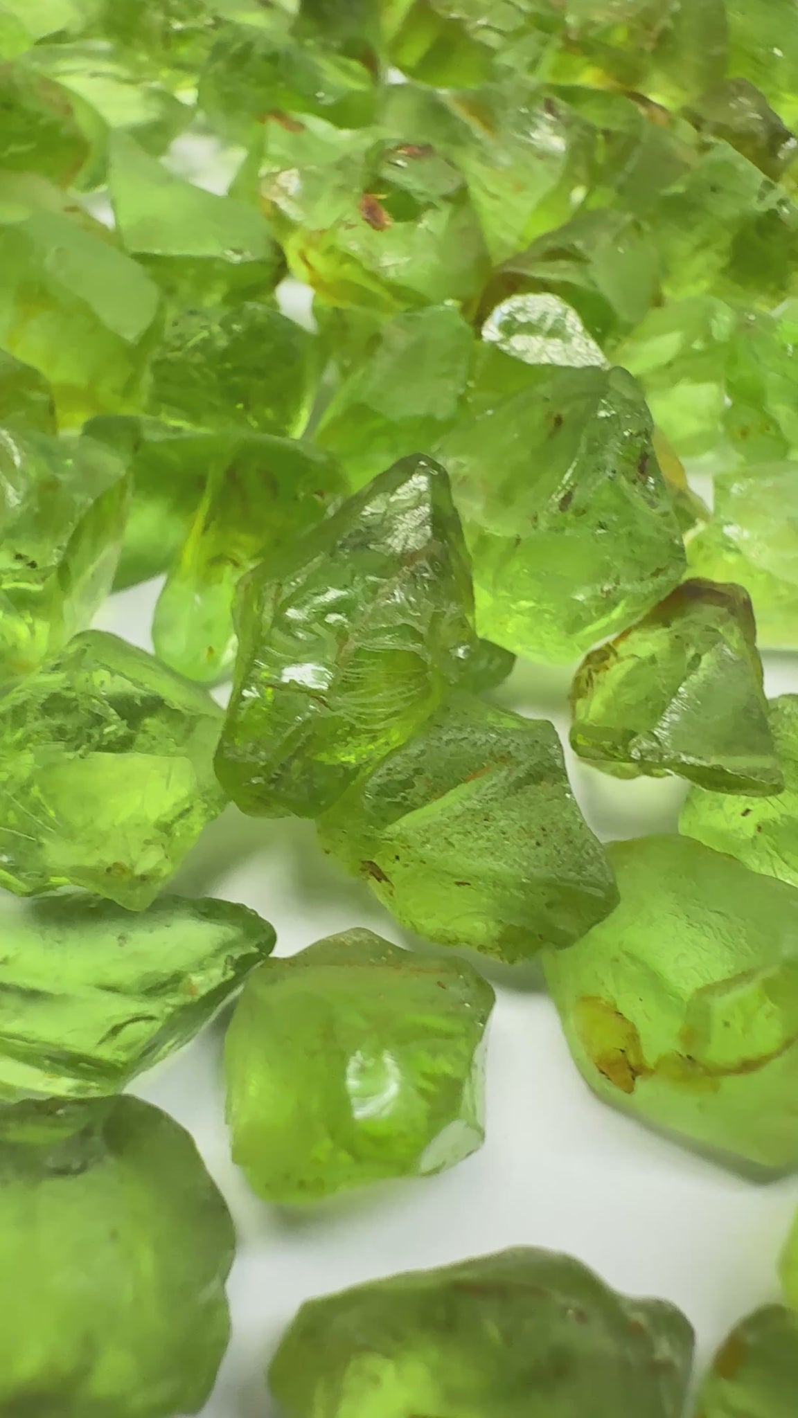 GoGo Peridot Lot, 207gm / 1035ct, Tanzania, Untreated Unheated, 4.20ct average size, eye clean and better, comes in at around US$4/gm for the wholesale pack!