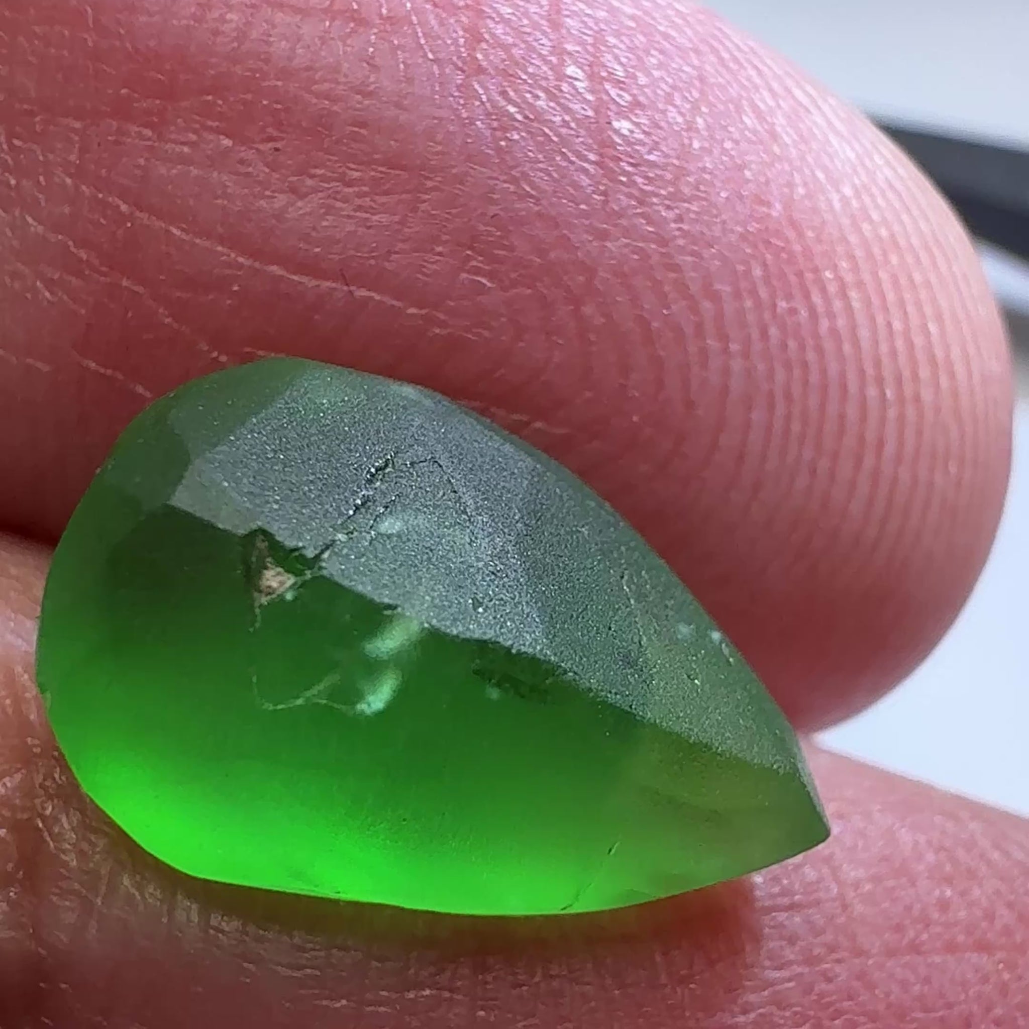 Tsavorite Garnet preform, 5.23ct, Tanzania, Untreated Unheated, has inclusions, see the multiple videos so you can understand the inclusion positioning correctly