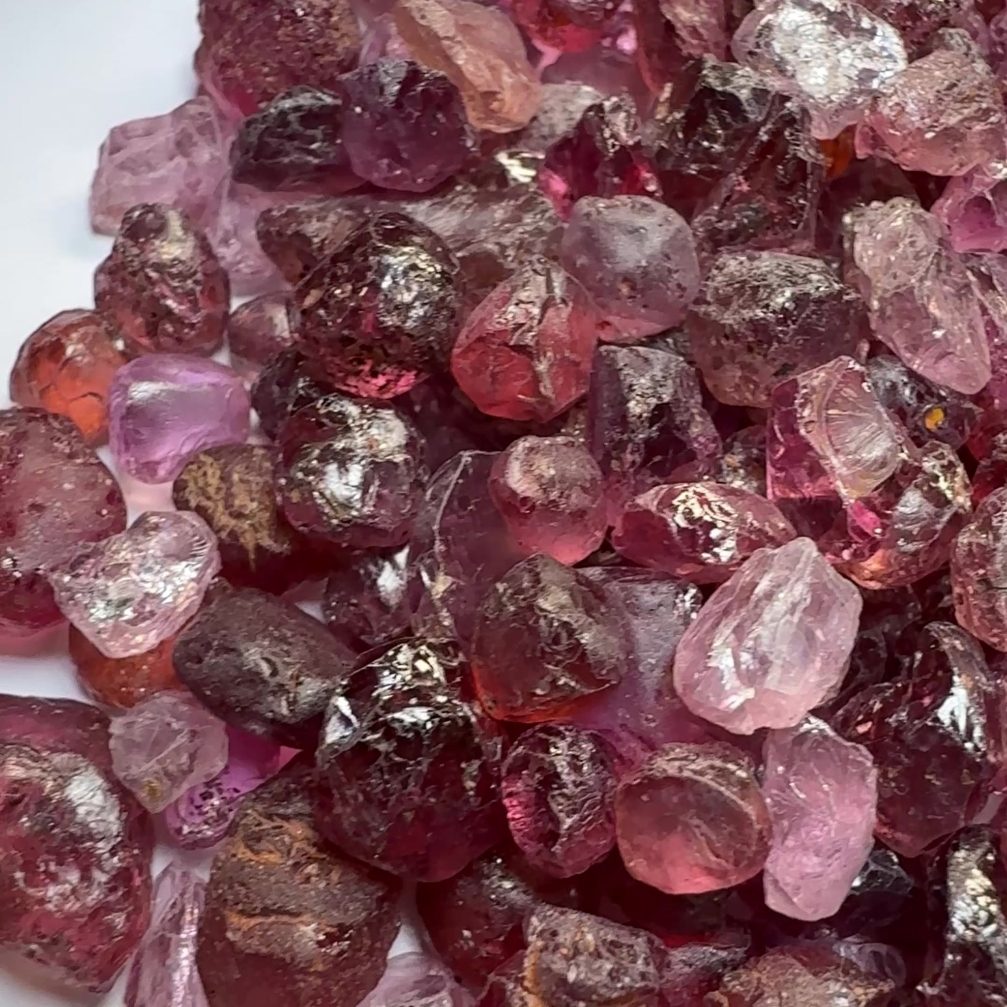 Mixed Garnet Lot some are Dragon Garnets too, 112.60gm / 563.00ct, Lindi, Tanzania, Untreated Unheated, all have inclusions but facetable with inclusions