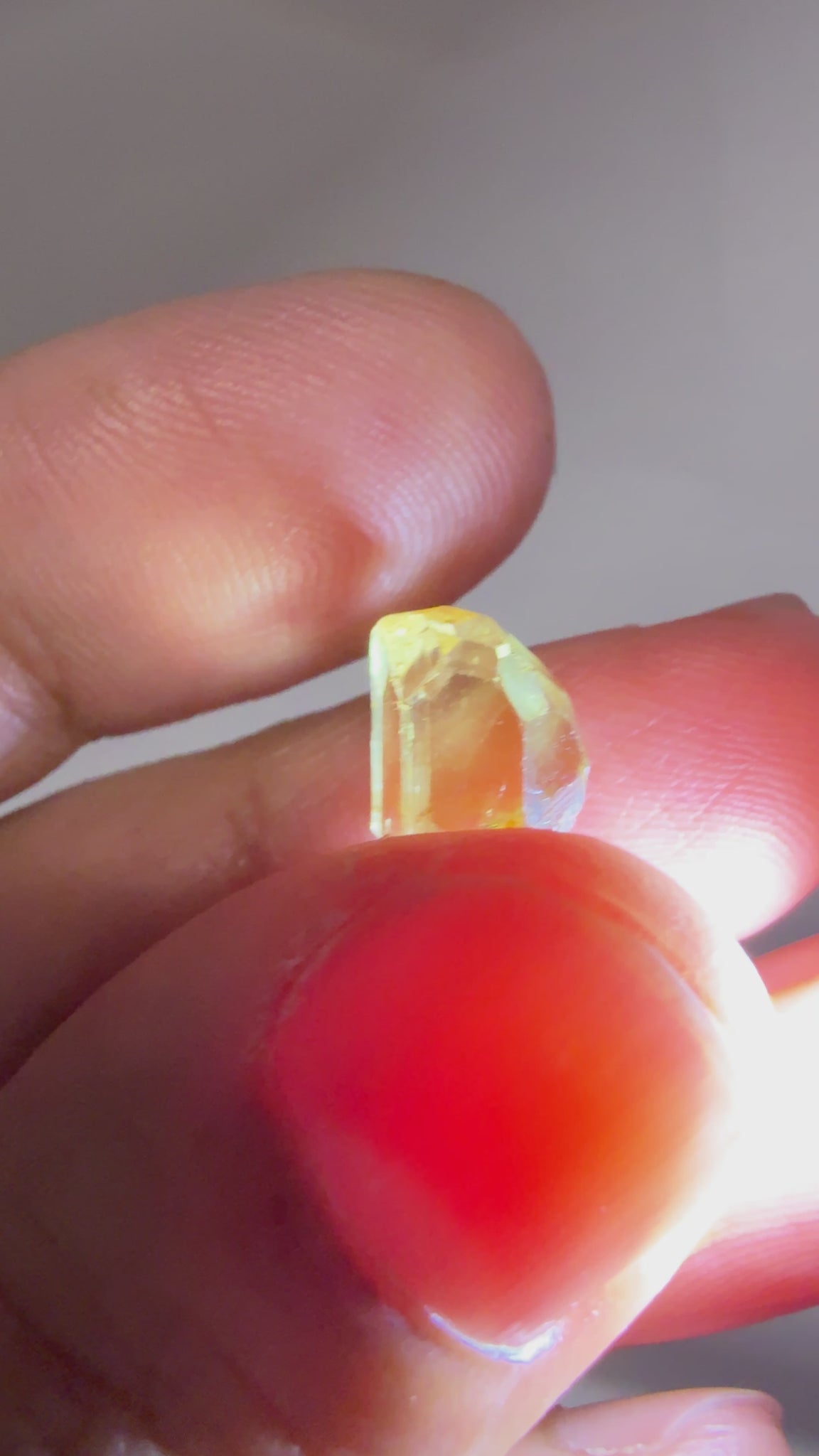 Gem Torch by Gemstone Masters, 6 function gem torch, strong power UV 365nm and 395nm, belt clip and 2 light focusing cones, 98% cri white bulb, 2-year warranty (excluding damage or wear and tear), we are the agents for this. Ships worldwide