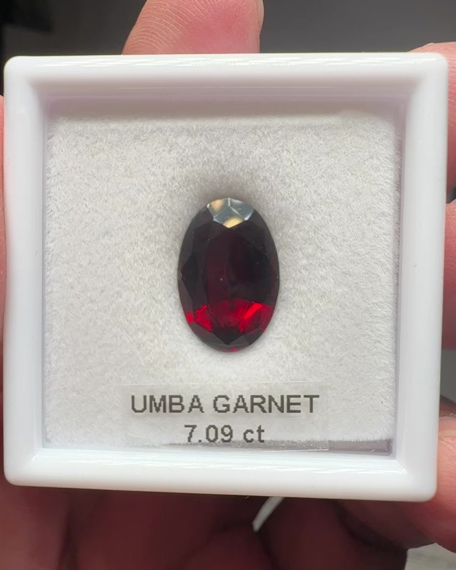 Umba Garnet, 7.09ct, Tanzania, Untreated Unheated, slight issue, see blue circle on picture