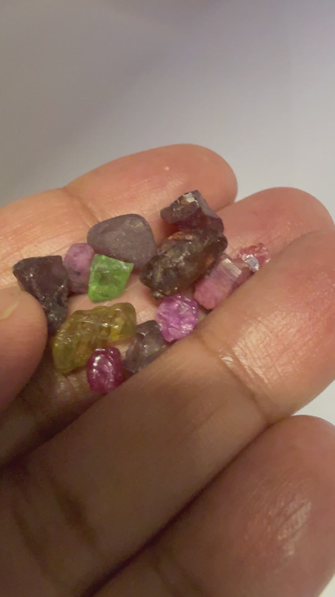 Gem Torch by Gemstone Masters, 6 function gem torch, strong power UV 365nm and 395nm, belt clip and 2 light focusing cones, 98% cri white bulb, 2-year warranty (excluding damage or wear and tear), we are the agents for this. Ships worldwide