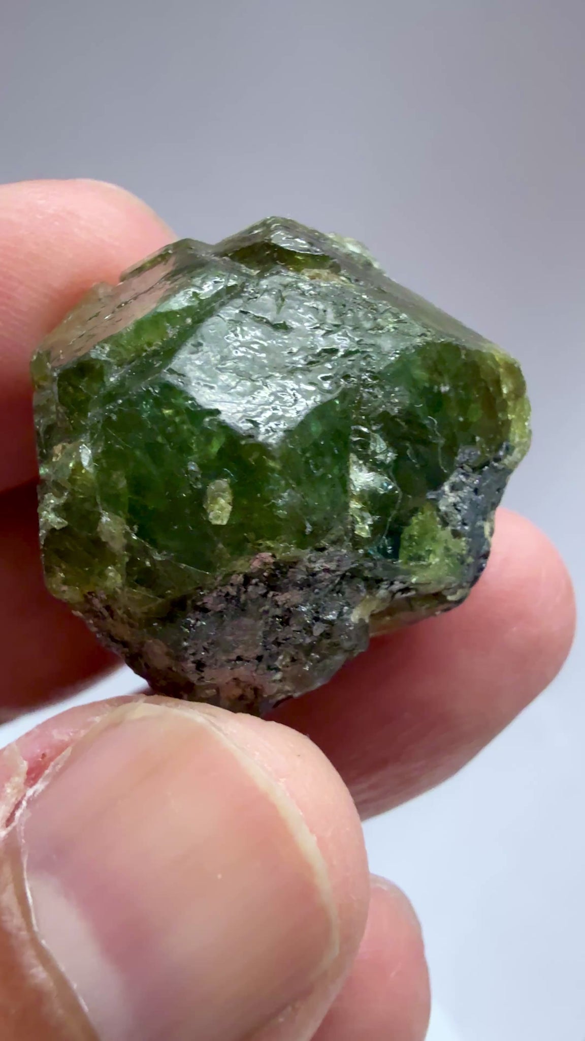 Tsavorite Garnet Crystal on Matrix, 21.94gm / 109.71ct, Merelani, Tanzania, Untreated Unheated. 25 x 26 x 20.6mm