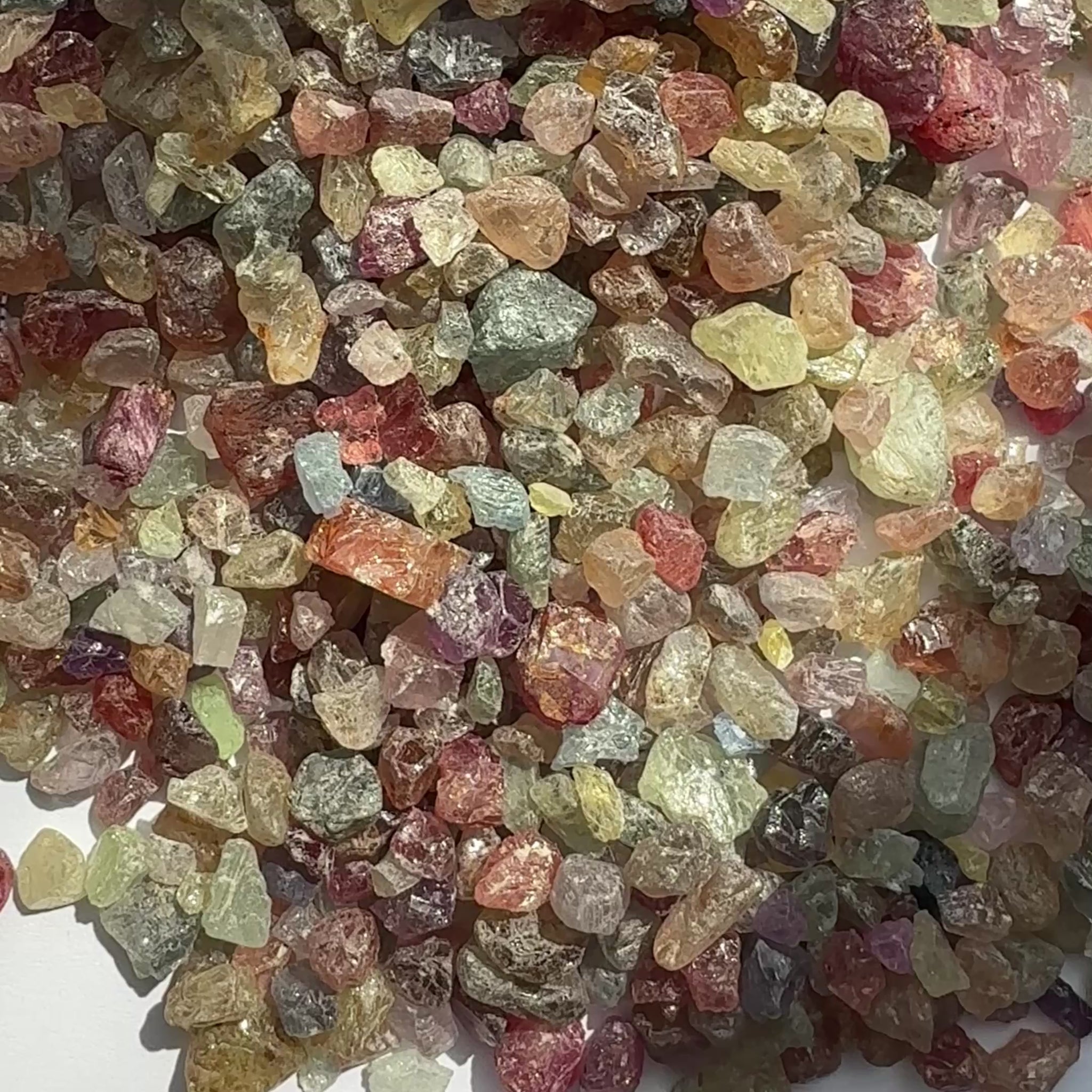 Umba Sapphire Lot, 335.50gm / 1677.50ct, Umba Valley, Tanzania, Untreated Unheated. Not for faceting, but great for small cabs, setting in jewellery, polishing and art. Pics and vids are in direct sunlight. About US$3.5/gm