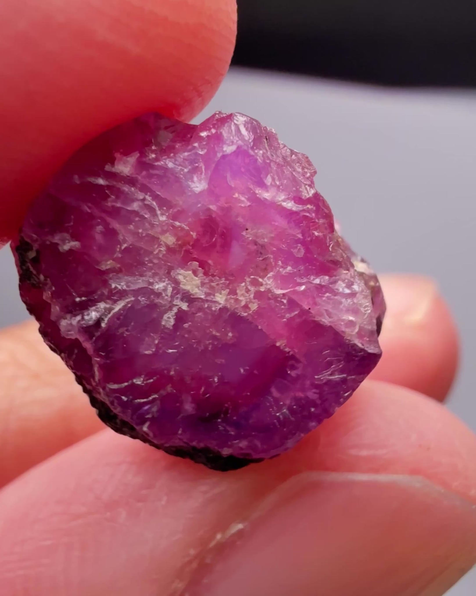 Winza Sapphire Crystal, 22.54ct, Tanzania, Untreated Unheated, gemmy crystal, great for faceting or cabbing/carving, or as a specimen