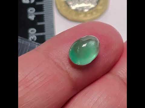 Emerald, 3.02ct, Tanzania. Untreated Unheated No Oil. Seems to have a moving spot like a star see video. VERY RARE, I don't think anything like this is available anywhere