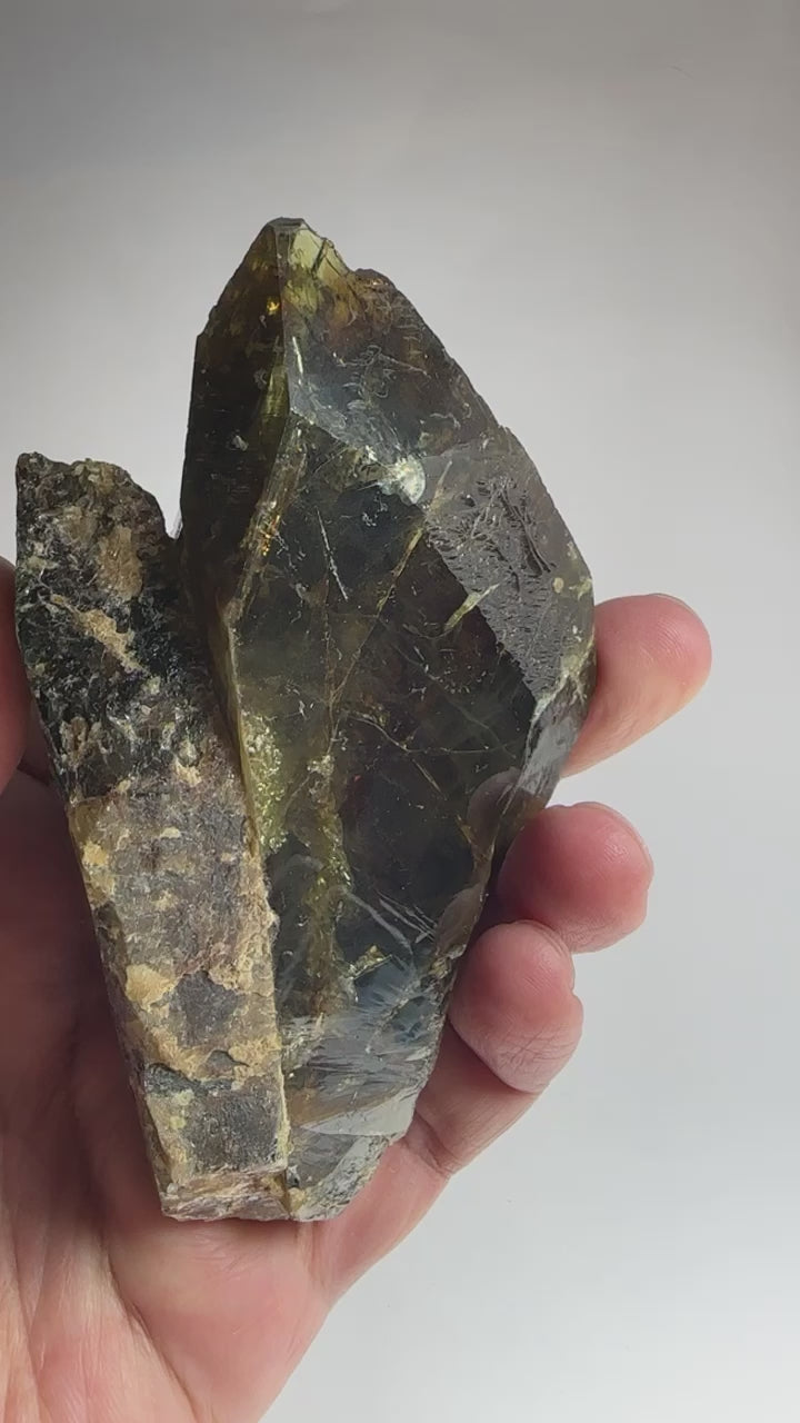 Tanzanian Chrome Sphene Crystal. 363.20gm / 1816ct, Unheated Untreated. 119mm x 68.50mm x 44.00mm, probably the largest in the world