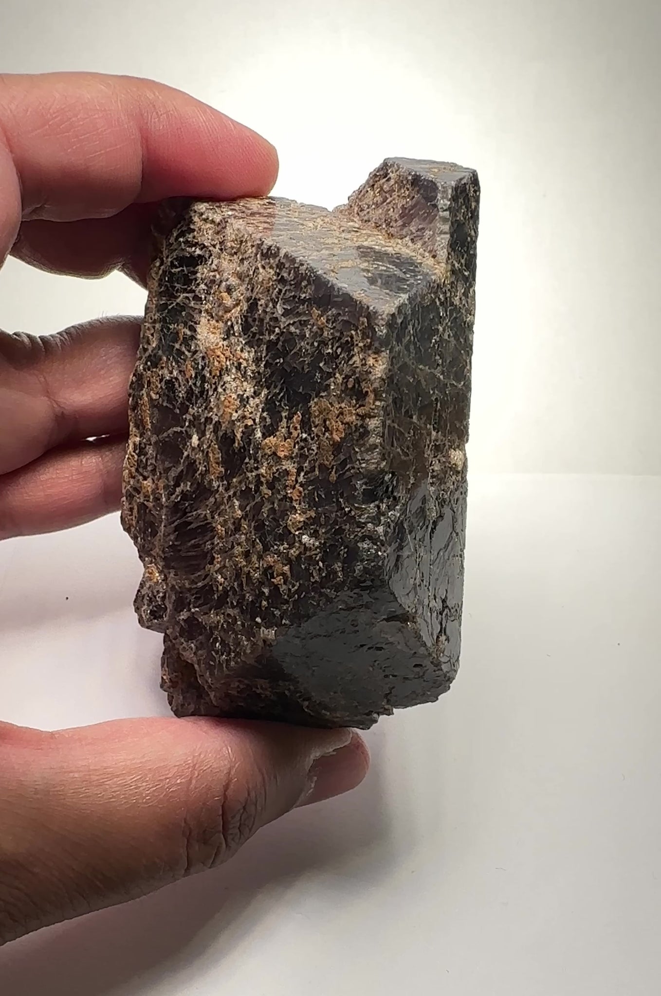 Massive Black Spinel Crystal from Mahenge in Tanzania. 389.00gm / 1945ct, Untreated Unheated. 83.60 x 67.50 x 41.40mm, very rare and an excellent addition to a gem collection, Untreated, Unheated